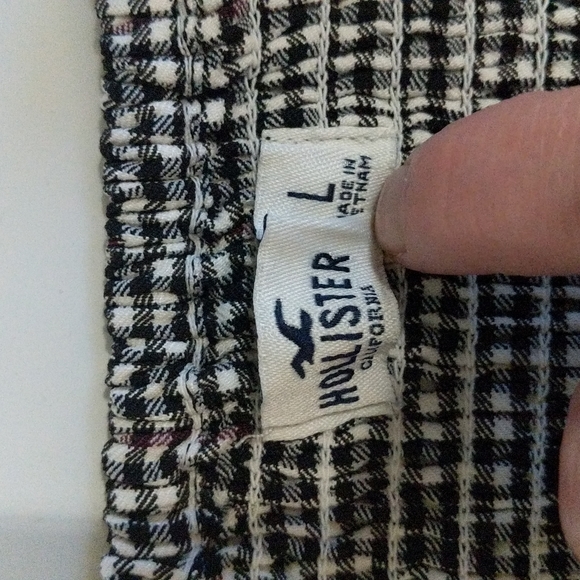 Hollister halter top. NWOT. - Picture 3 of 4